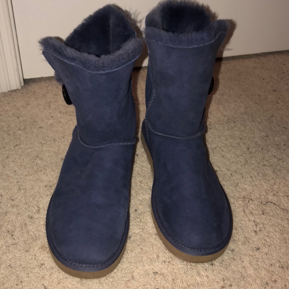 Blue button Ugg’s